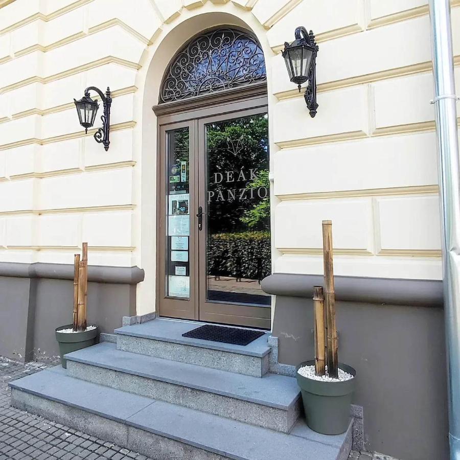 Deak Panzio Bed and Breakfast Nagykoros Eksteriør billede